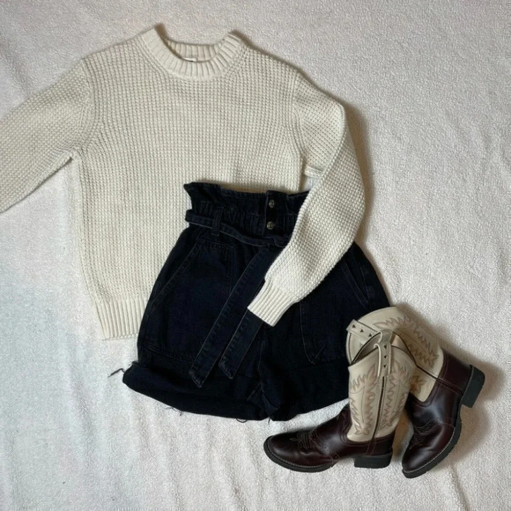 Uniqlo Creme  Textured Crewneck Wool Blend Sweater - Picture 2 of 15